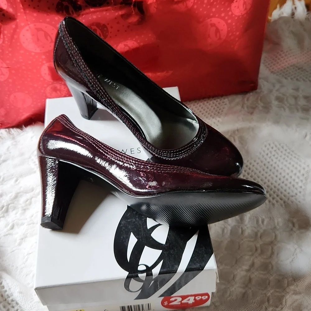 Pumps - Picture 2 of 4